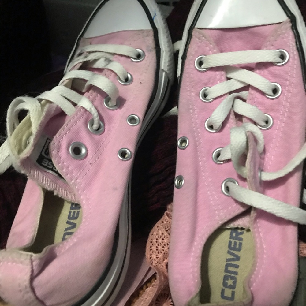 Only the MOST RECOGNIZABLE shoe EVER!!